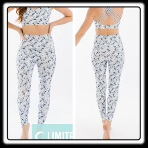 NWT Zyia “Storm Brushed” Sports Bra & Leggings. Size XL (14-16). Sold out on web